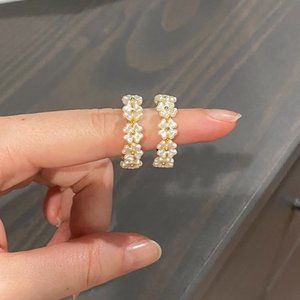 Francesca's White and Gold Chunky Floral Hoop Earrings